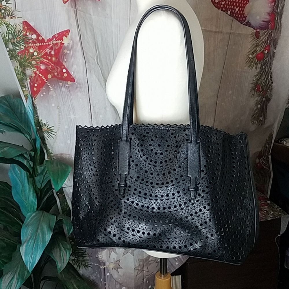 B) Pool bag - Picture 2 of 8
